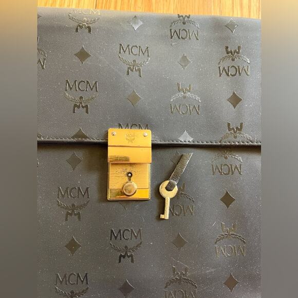 80s Vintage Black MCM Envelope Style Soft Briefcase with Key - Picture 4 of 14